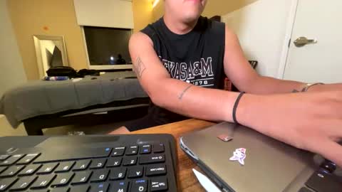 adriannn222 online show from November 2025 01:37:02 AM