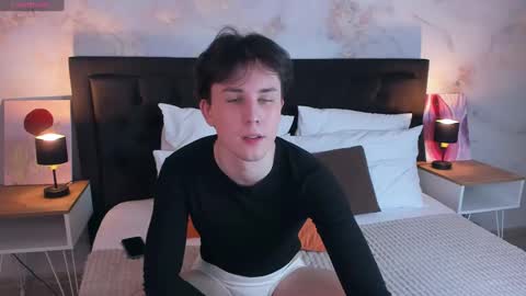 Snapshot of adrianoaubert chatting on February 2025 10:35:01 AM adrianoaubert online show from February 2025 10:35:01 AM