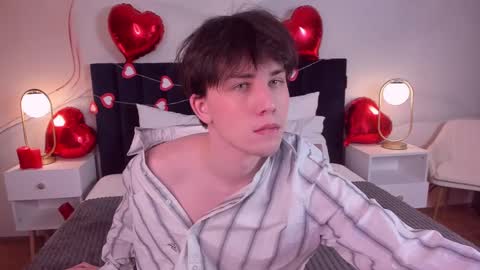 Snapshot of adrianoaubert chatting on February 2025 10:12:02 AM adrianoaubert online show from February 2025 10:12:02 AM