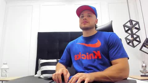 Adrein Roche online show from September 2025 09:37:01 PM