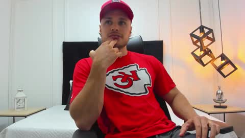 Adrein Roche online show from October 2025 11:06:02 PM