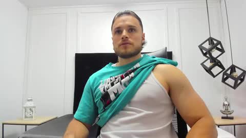 Adrein Roche online show from October 2025 11:37:01 PM