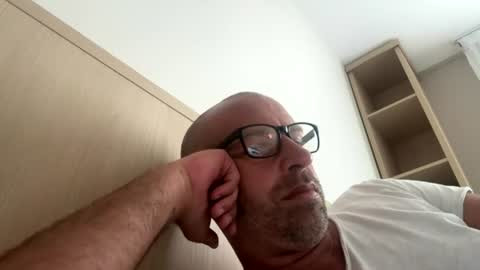 adrienfromparis online show from June 2026 05:43:02 PM