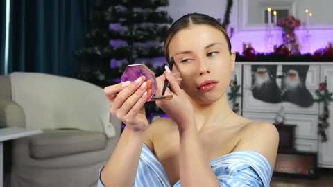 Aelia online show from December 2025 06:30:02 AM