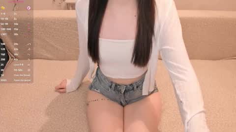 Emi online show from October 2025 12:49:02 PM