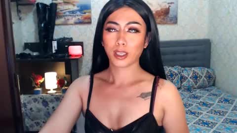 Snapshot of affairtoyourgoddesskhendra chatting on December 2024 04:42:02 AM Dominant Goddess Contessa online show from December 2024 04:42:02 AM