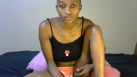 Snapshot of african_hottest chatting on March 2025 06:12:01 PM african_hottest online show from March 2025 06:12:01 PM