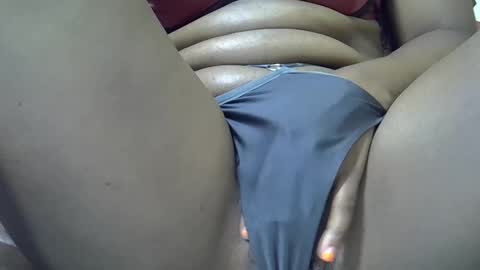 Snapshot of africanngirl chatting on December 2024 07:44:01 AM africanngirl online show from December 2024 07:44:01 AM