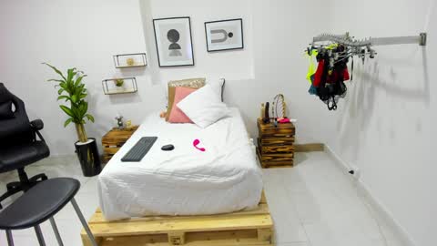 Snapshot of afrodita_martinez chatting on December 2024 07:13:02 AM Afrodita online show from December 2024 07:13:02 AM