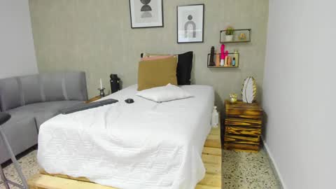 Snapshot of afrodita_martinez chatting on February 2025 06:43:02 AM Afrodita online show from February 2025 06:43:02 AM