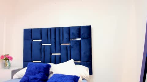 A F R O D I T A  E V A N S online show from February 2026 03:43:01 PM