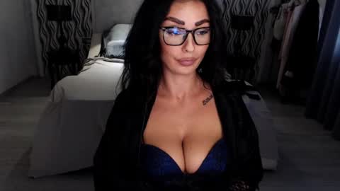 Afro online show from November 2025 02:07:02 PM