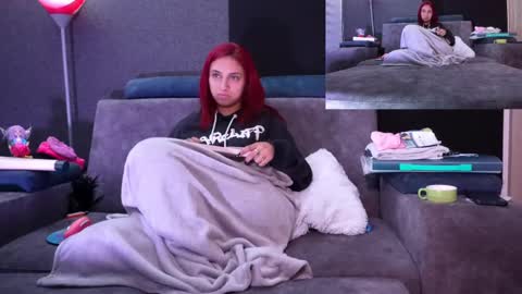 Agata Collinss online show from October 2025 12:41:02 AM