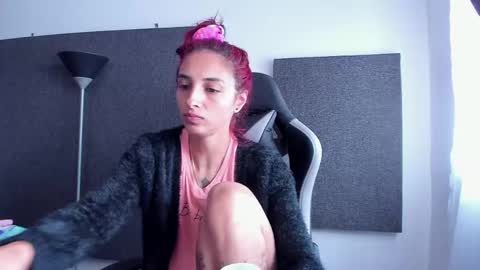 Agata Collinss online show from May 2026 01:38:01 PM