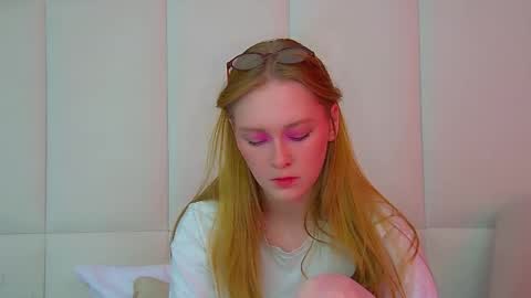 AgataFoxley online show from November 2025 06:28:01 AM