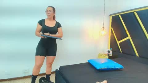 Snapshot of agatha_fit chatting on March 2026 01:14:02 PM AGATHA online show from March 2026 01:14:02 PM