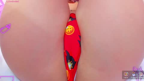 Snapshot of agatha_russh_ chatting on February 2025 08:50:01 PM LUNNA online show from February 2025 08:50:01 PM