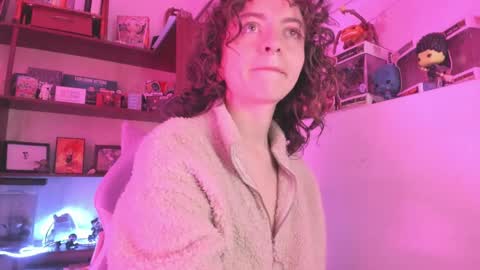 Camila     2 online show from December 2024 05:37:01 AM