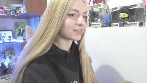 Camila     2 online show from January 2025 08:16:01 PM