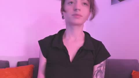 Camila     2 online show from January 2025 11:32:02 PM