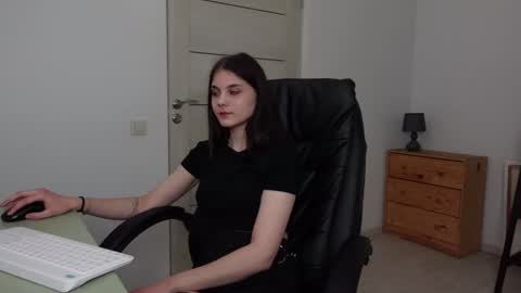 Agelina Lilly Laura online show from January 2025 12:16:02 AM