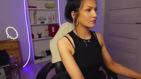 Agelina Lilly Laura online show from February 2026 10:11:01 PM