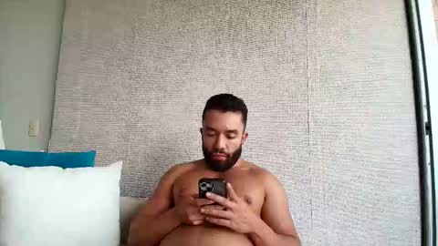 agustinsr online show from November 2025 07:47:01 PM