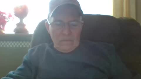 aguynrkfrd online show from December 2024 06:28:02 PM