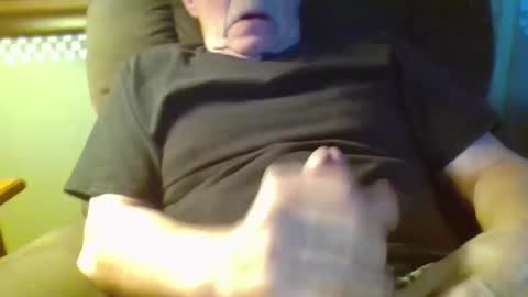 aguynrkfrd online show from January 2025 10:52:02 AM