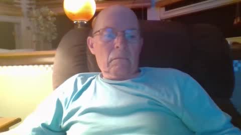 aguynrkfrd online show from September 2025 09:33:02 AM