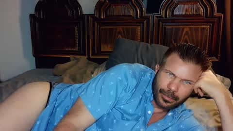 Blue Eyed Handsome Man online show from March 2026 10:03:01 PM