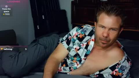 Blue Eyed Handsome Man online show from April 2026 11:15:02 PM