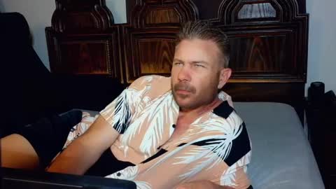 Blue Eyed Handsome Man online show from April 2026 11:32:01 PM
