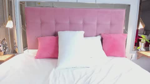 Snapshot of ahincale chatting on December 2025 08:14:01 PM AHINOA online show from December 2025 08:14:01 PM