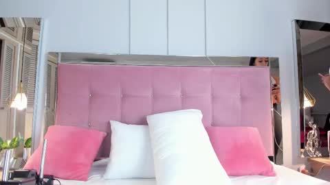 Snapshot of ahincale chatting on December 2025 08:15:02 PM AHINOA online show from December 2025 08:15:02 PM