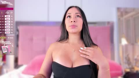 Snapshot of ahincale chatting on February 2026 08:15:01 PM AHINOA online show from February 2026 08:15:01 PM