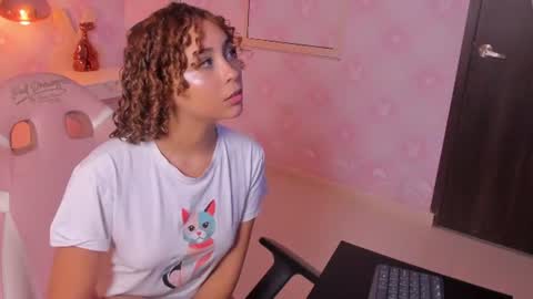 Snapshot of ahny_sweet chatting on June 2026 03:49:02 PM Ahny Sweet online show from June 2026 03:49:02 PM