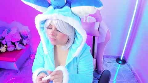 Snapshot of ahri_elderwood chatting on December 2025 03:34:01 AM Ahri help me get to 100 online show from December 2025 03:34:01 AM