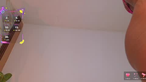 Snapshot of ahvi_ebony chatting on May 2026 01:30:01 PM Ahvi Ebony online show from May 2026 01:30:01 PM