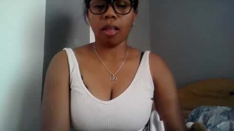Snapshot of aicha_boobs chatting on June 2026 01:11:01 PM Aicha boobs online show from June 2026 01:11:01 PM
