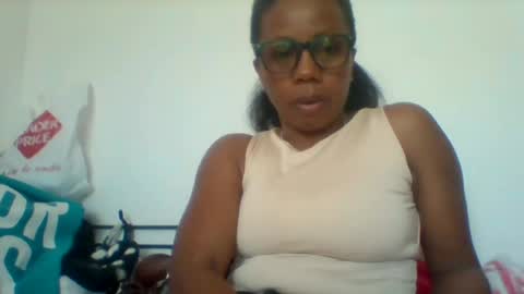 Snapshot of aicha_boobs chatting on June 2026 07:44:02 AM Aicha boobs online show from June 2026 07:44:02 AM
