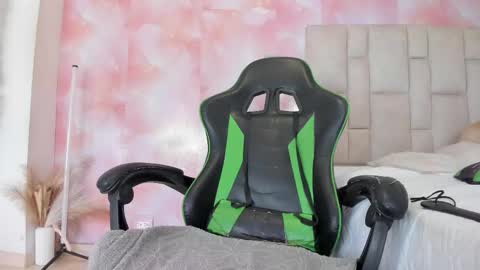 karoline  online show from February 2026 07:53:02 PM