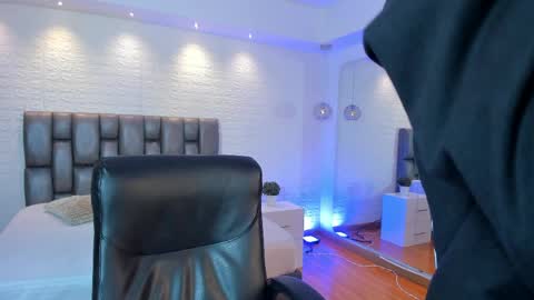 aidajoness online show from May 2026 11:39:01 AM