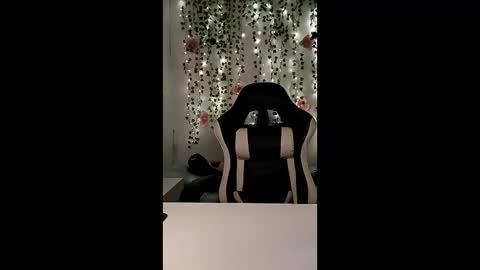 Snapshot of aiden_dwayne chatting on February 2026 09:42:01 PM Aiden online show from February 2026 09:42:01 PM