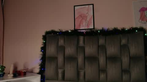 Snapshot of aiilynn_1 chatting on December 2025 09:43:02 PM Ailyn online show from December 2025 09:43:02 PM