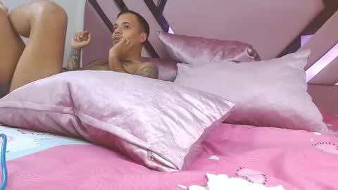 Snapshot of aiilynsmiith chatting on October 2025 05:19:01 AM aiilynsmiith online show from October 2025 05:19:01 AM