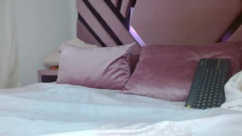 Snapshot of aiilynsmiith chatting on October 2025 03:39:02 AM aiilynsmiith online show from October 2025 03:39:02 AM