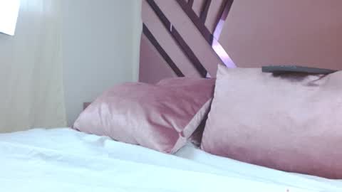 Snapshot of aiilynsmiith chatting on November 2025 10:20:02 PM aiilynsmiith online show from November 2025 10:20:02 PM