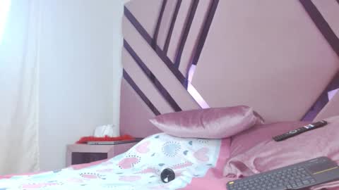 Snapshot of aiilynsmiith chatting on November 2025 03:50:02 AM aiilynsmiith online show from November 2025 03:50:02 AM