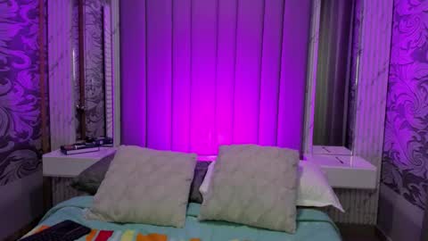   online show from September 2025 02:57:01 AM